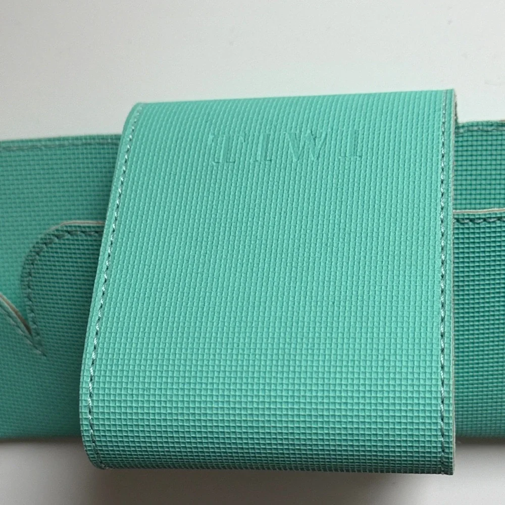 Chic Turquoise Sunglasses Case ya
